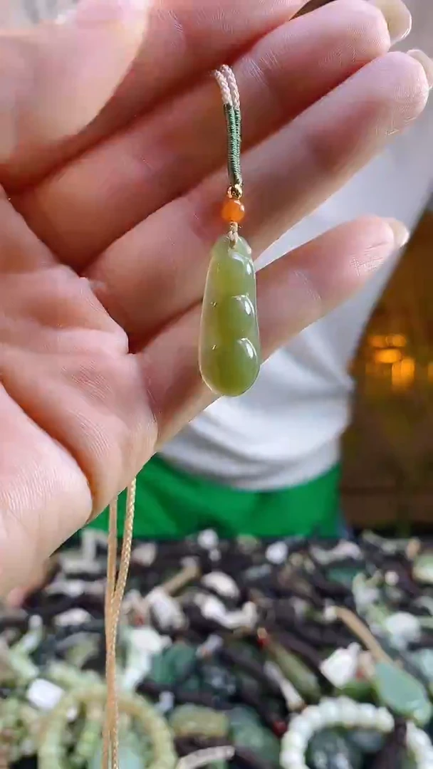 和田玉未镶嵌颈饰多样性发货，拍一发一