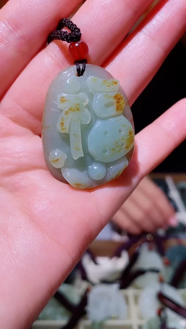 颈饰未镶嵌和田玉1