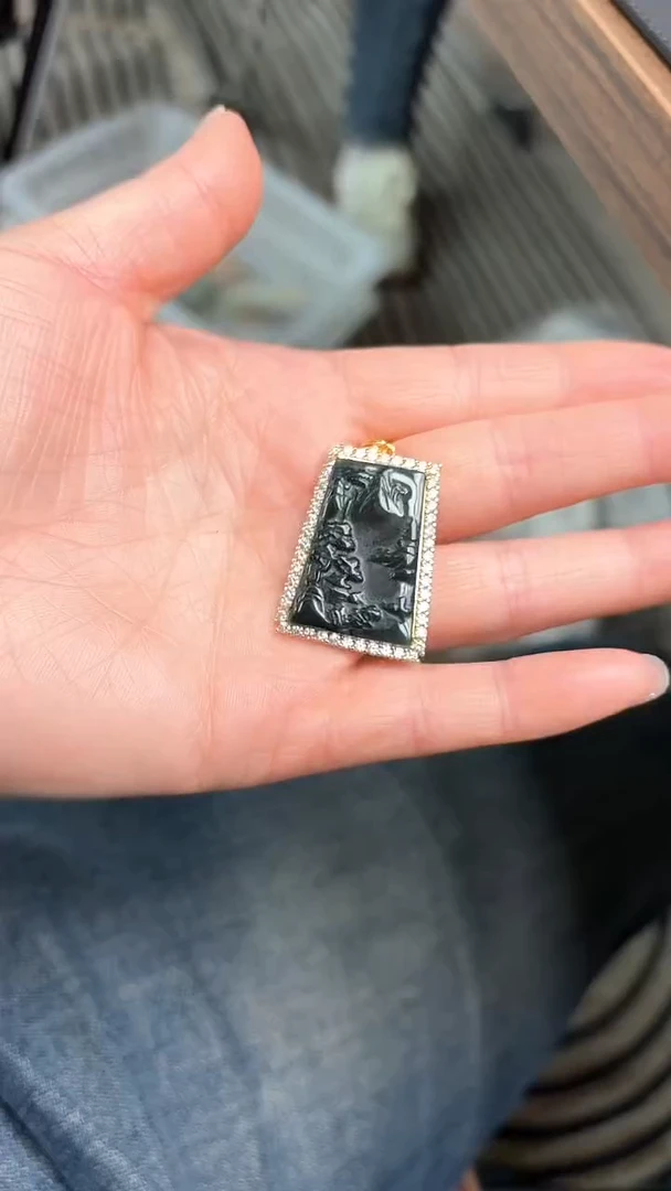 【闪购商品】翡翠未镶嵌吊坠(赠链)吊坠  W-1