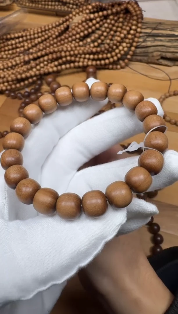 檀香木手串/手链老山檀香四剖料9.5*10单圈