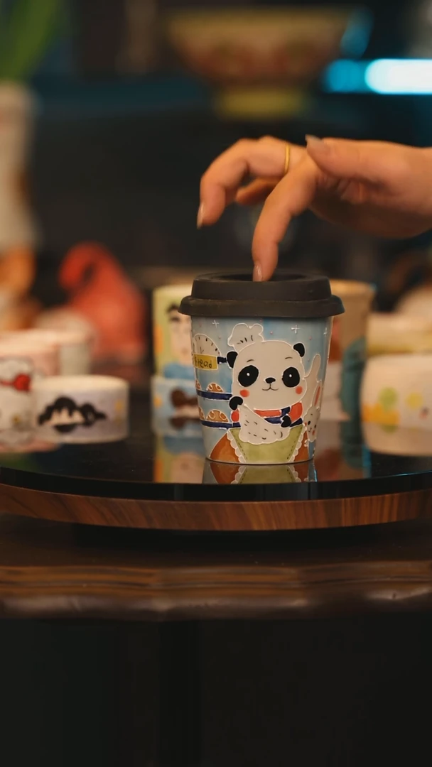 【闪购商品】摆件景德镇釉下彩绘设计师款式陶瓷
