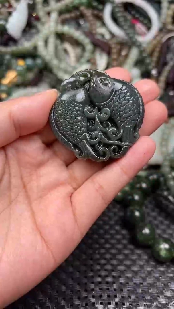 颈饰未镶嵌和田玉1