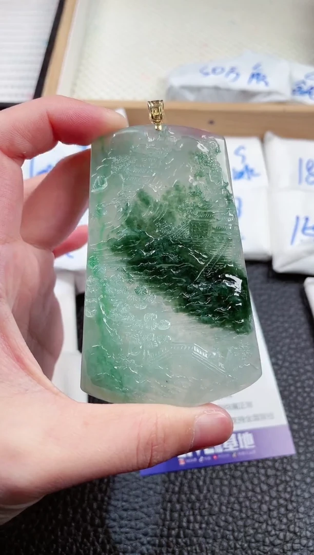 【闪购商品】翡翠颈饰18K金镶嵌00109969