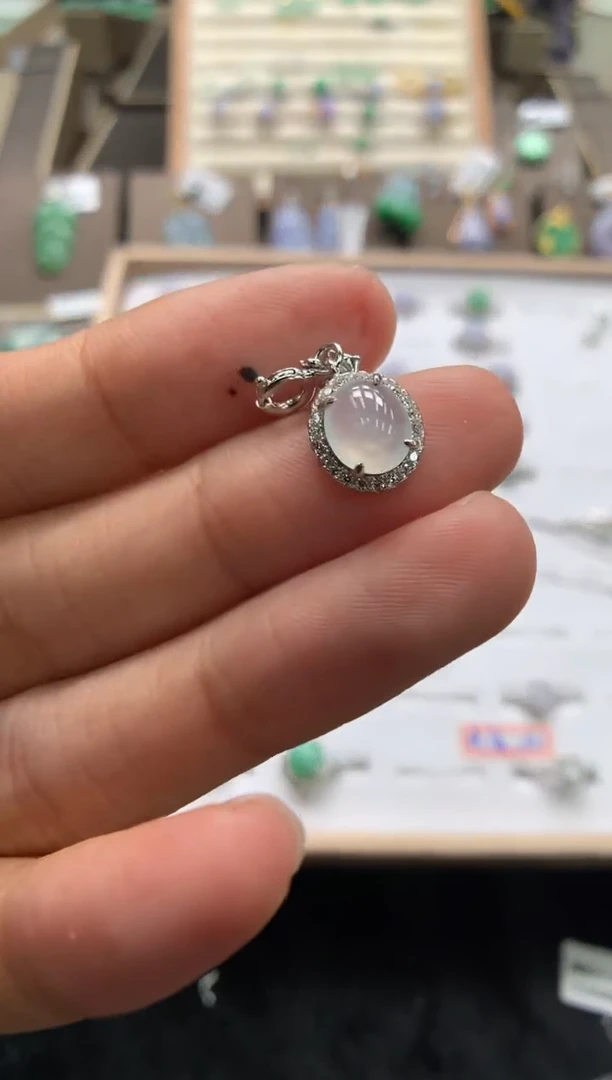 颈饰银S925镶嵌翡翠蛋面