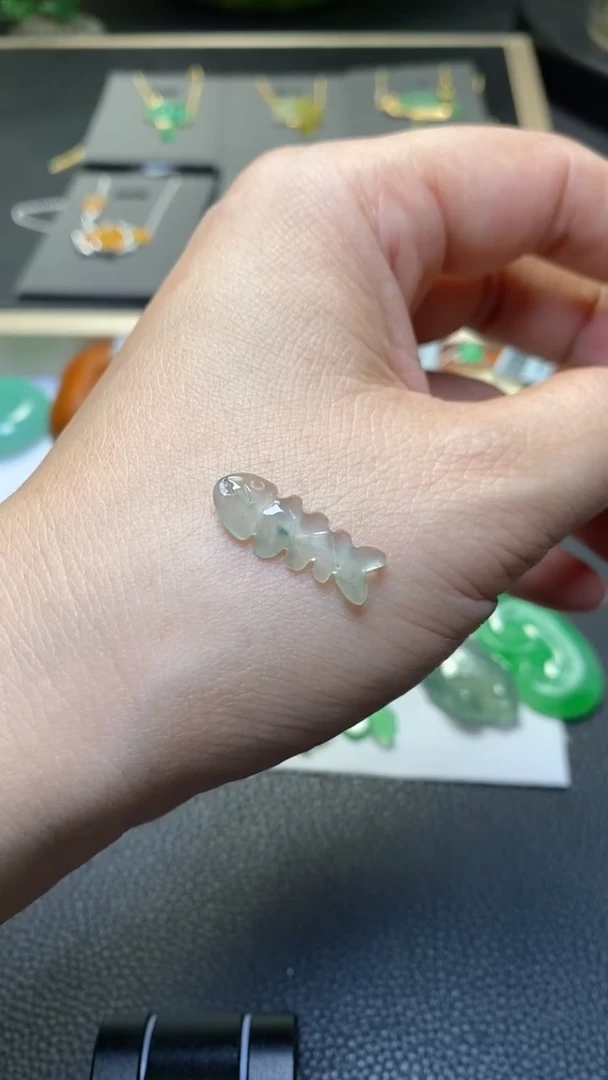 颈饰未镶嵌翡翠净货35086