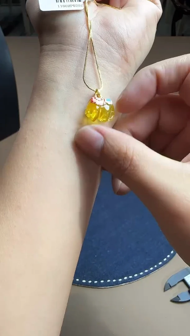 琥珀颈饰未镶嵌蜜蜡大象