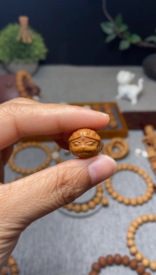 【闪购商品】猴头核桃吊坠悟空16+瑕（福利款）