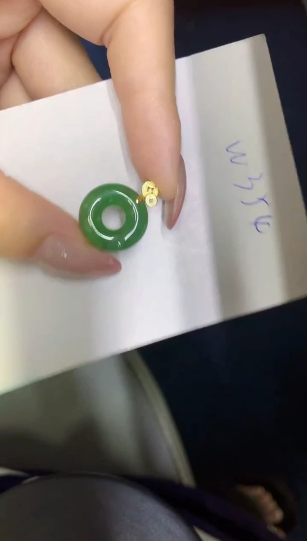 翡翠未镶嵌颈饰缅甸天然翡翠A货