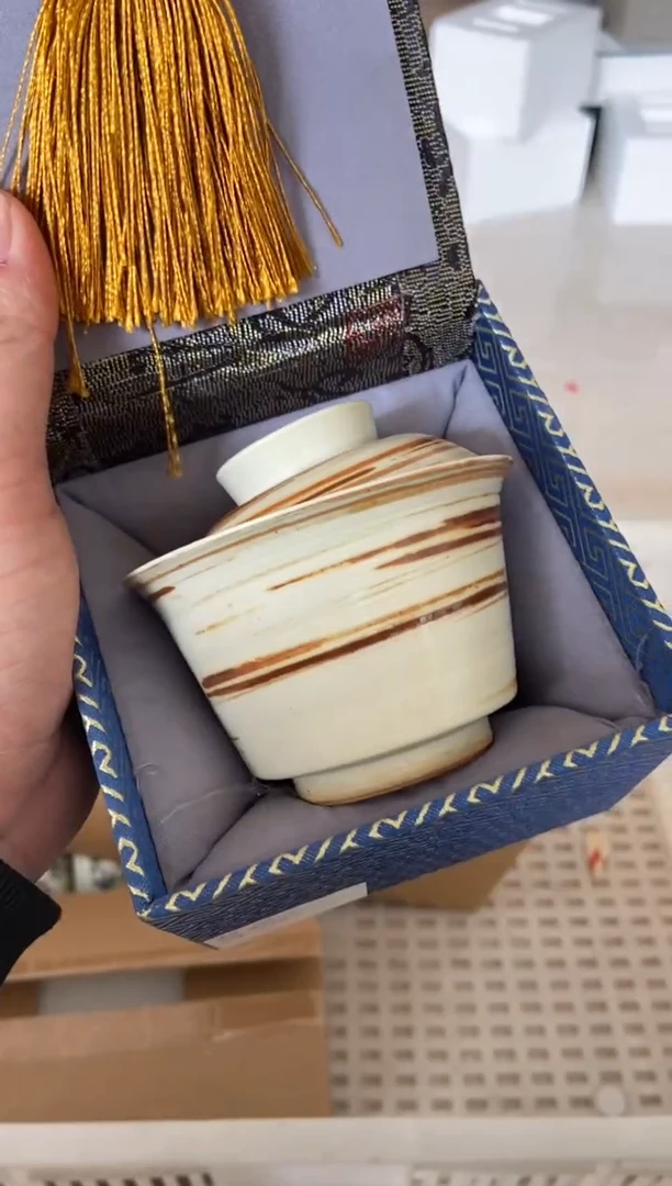 杯无运费险有瑕疵的摄影的产品有使用过的痕迹有点脏介意勿拍