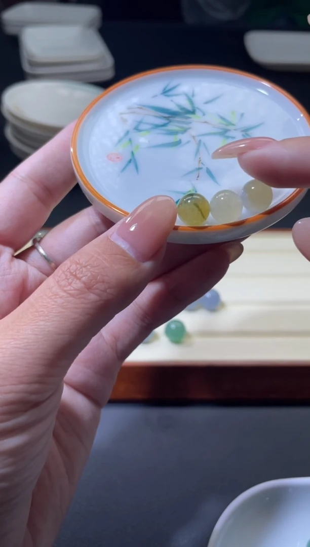 颈饰未镶嵌翡翠?**姐翡翠净货