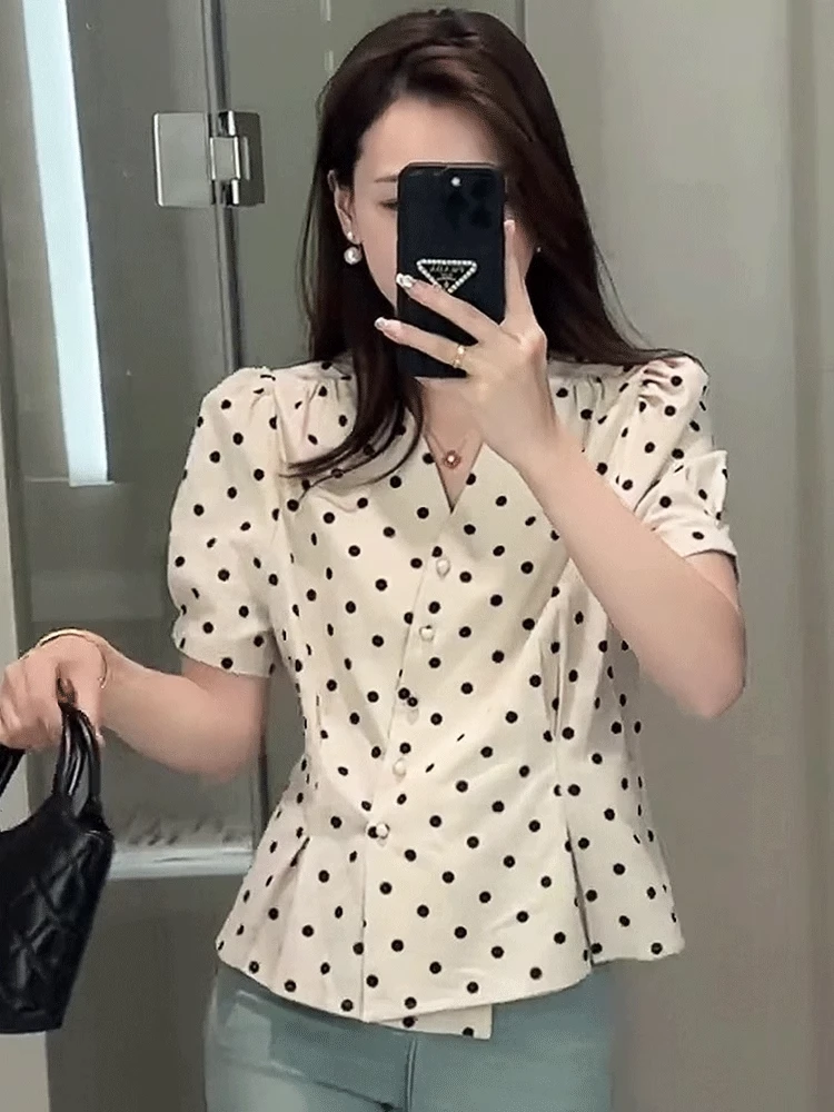 V领波点短袖衬衫女高级感轻奢减龄洋气2025新款夏季小衫雪纺上衣