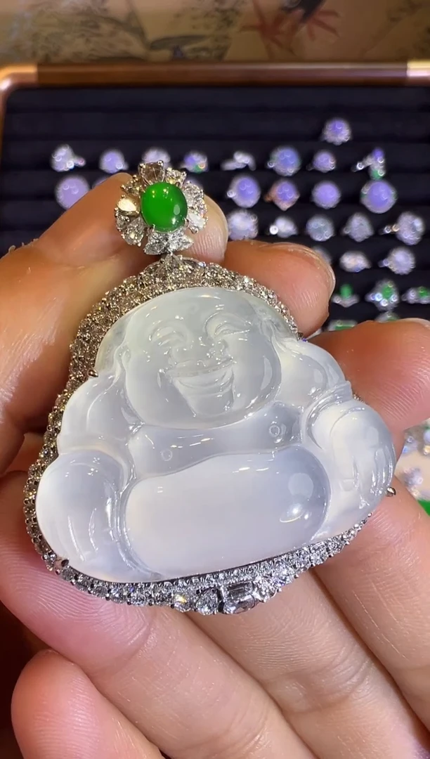 【闪购商品】翡翠吊坠(赠链)18K金镶嵌玻璃种茅台白佛公吊坠