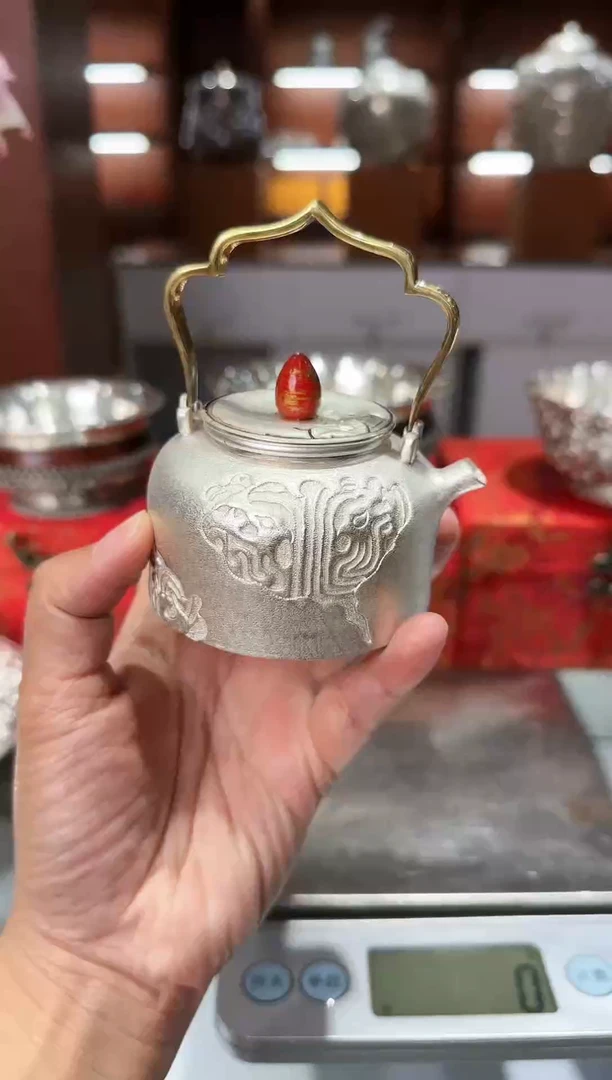 足银999精工手工饕餮鏨刻大漆壶钮提梁泡茶壶