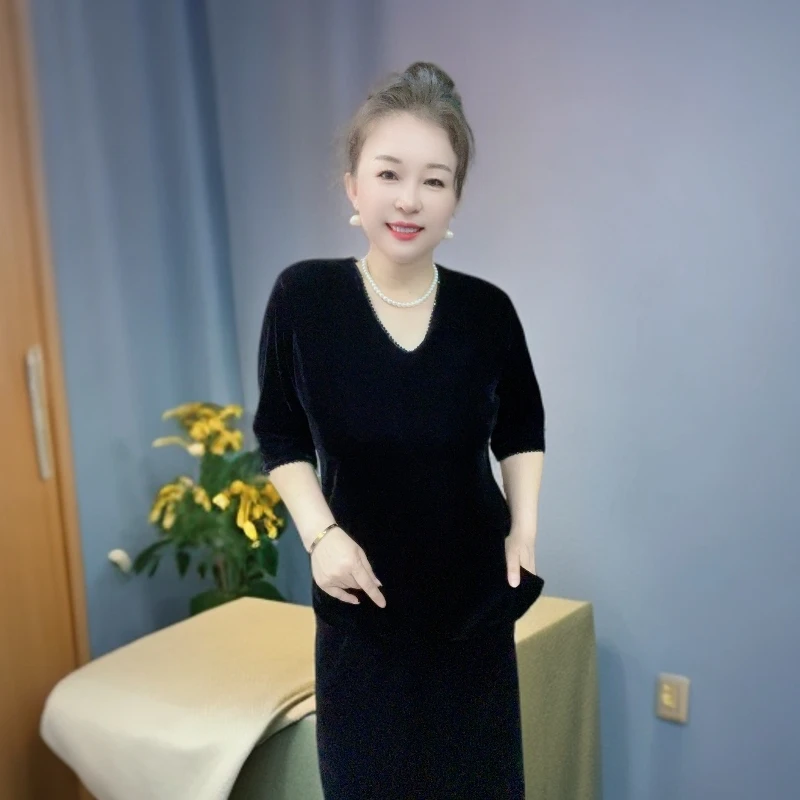 661122丝绒穿珠7分袖后扣小衫