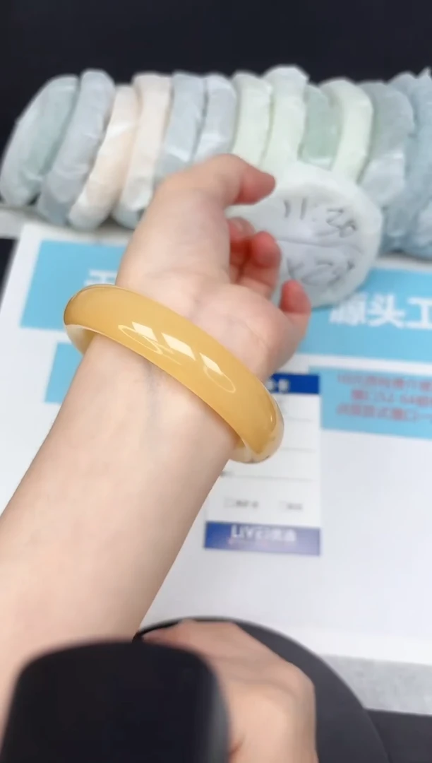 未镶嵌手镯石英质玉165-5960