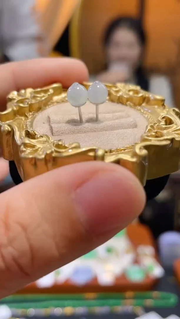 颈饰未镶嵌翡翠耳钉 百元以下不出证