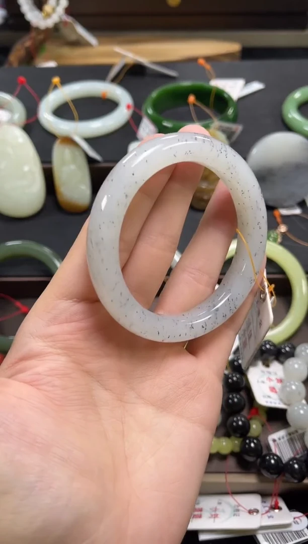 未镶嵌手镯和田玉巍*Y新疆黑山 55圈9013588