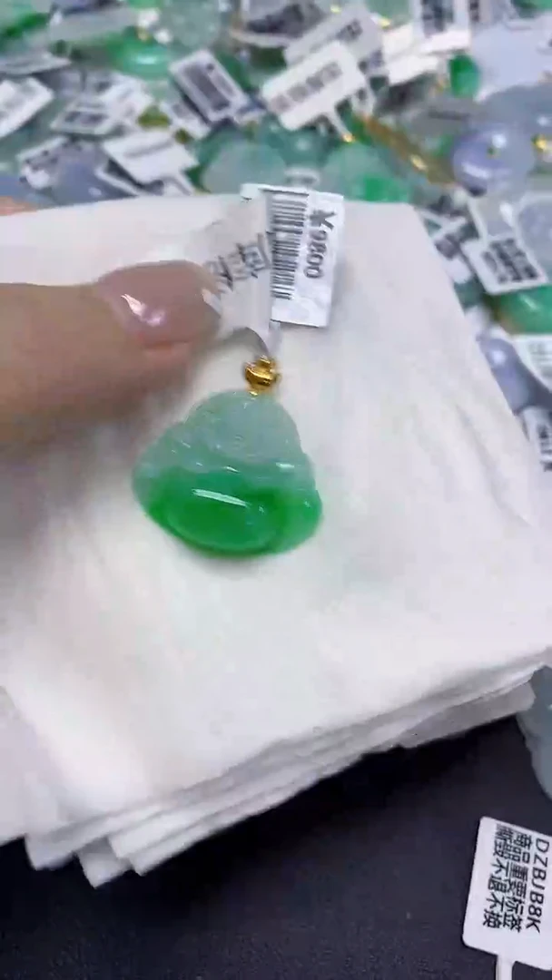 翡翠18K金镶嵌颈饰天然缅甸翡翠A货