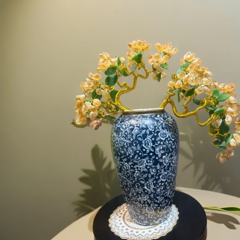 天然黄水晶迎客松老青花陶瓷花瓶