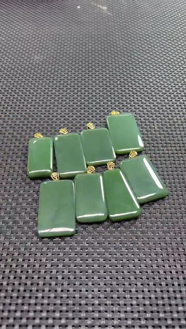 颈饰18K金镶嵌和田玉(多样性发一件)