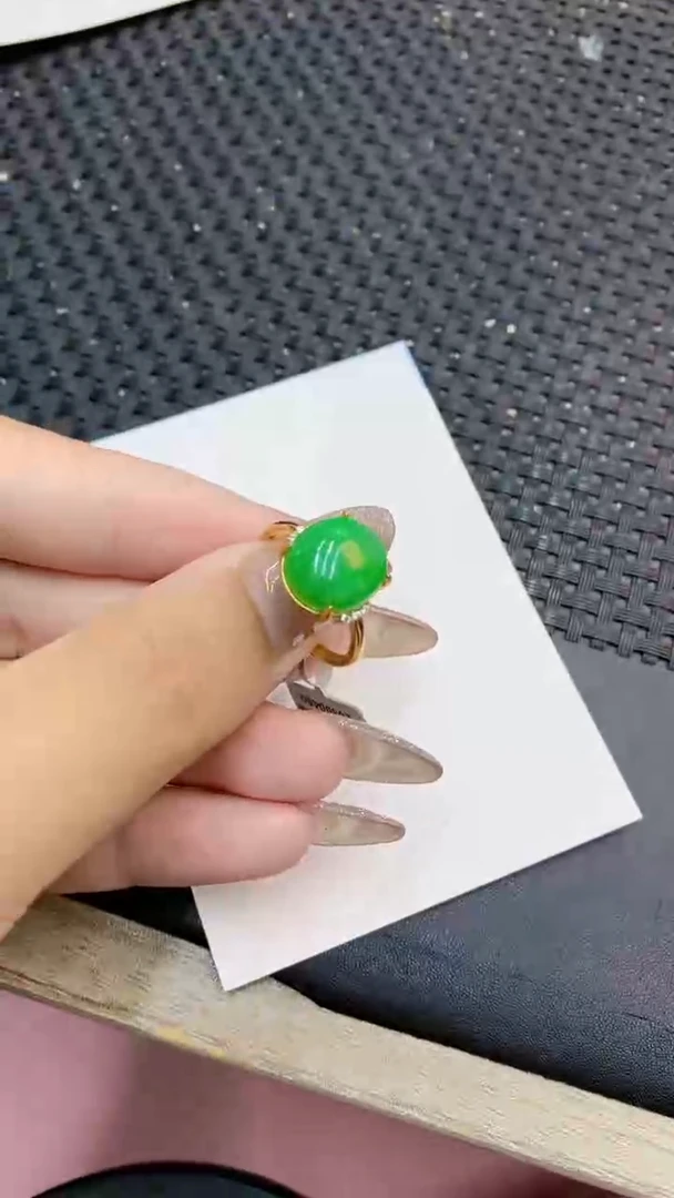 颈饰未镶嵌翡翠1