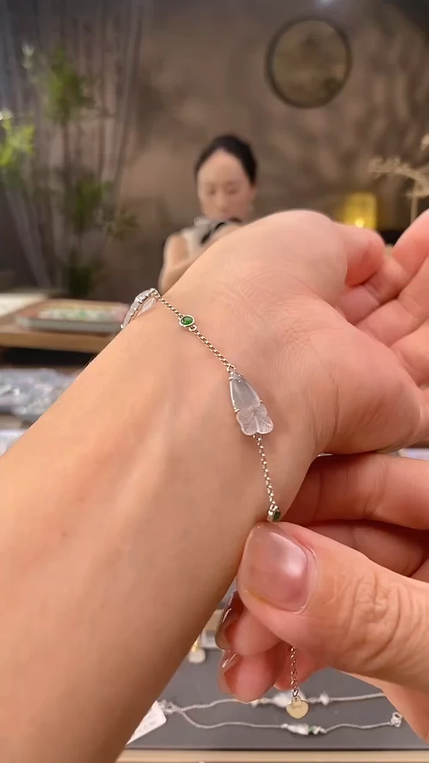 吊坠(不含链)18K金镶嵌翡翠手链