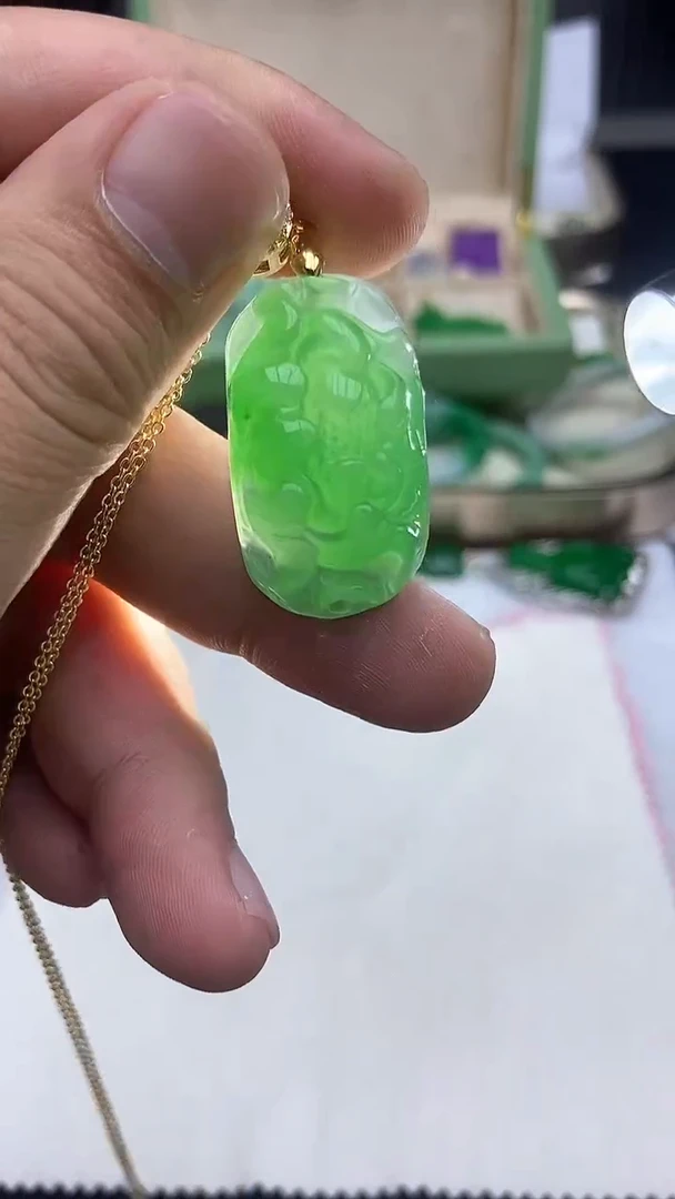 【闪购商品】翡翠颈饰未镶嵌缅料牡丹吊坠