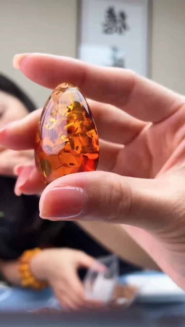 琥珀未镶嵌珠宝奇石T0假一罚十多样性发其一