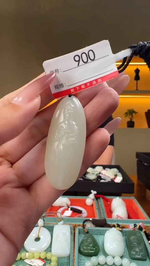 颈饰未镶嵌和田玉1