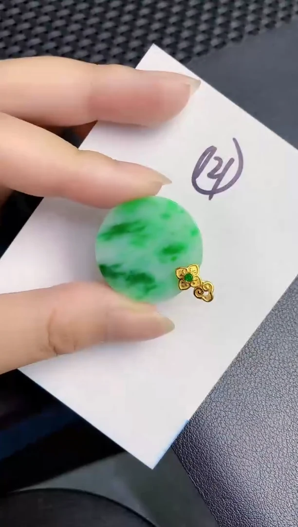 翡翠未镶嵌颈饰000000000