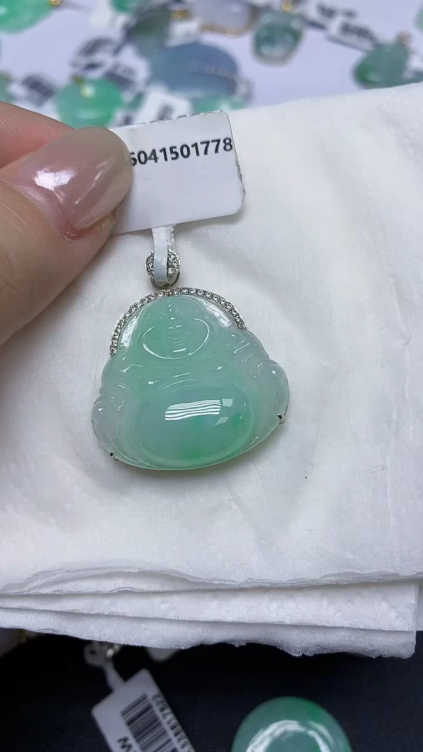 翡翠18K金镶嵌颈饰天然缅甸翡翠A货