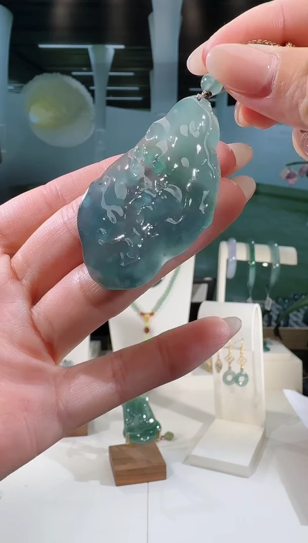 翡翠未镶嵌吊坠(不含链)形意