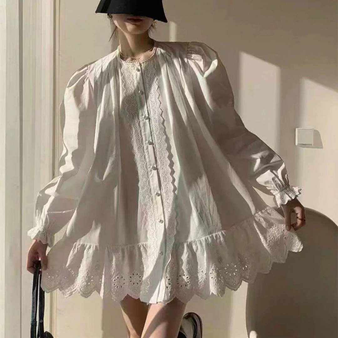 胖小旭圆领单排扣拼蕾丝镂空衬衫裙2025早春时尚荷叶边连衣裙6281