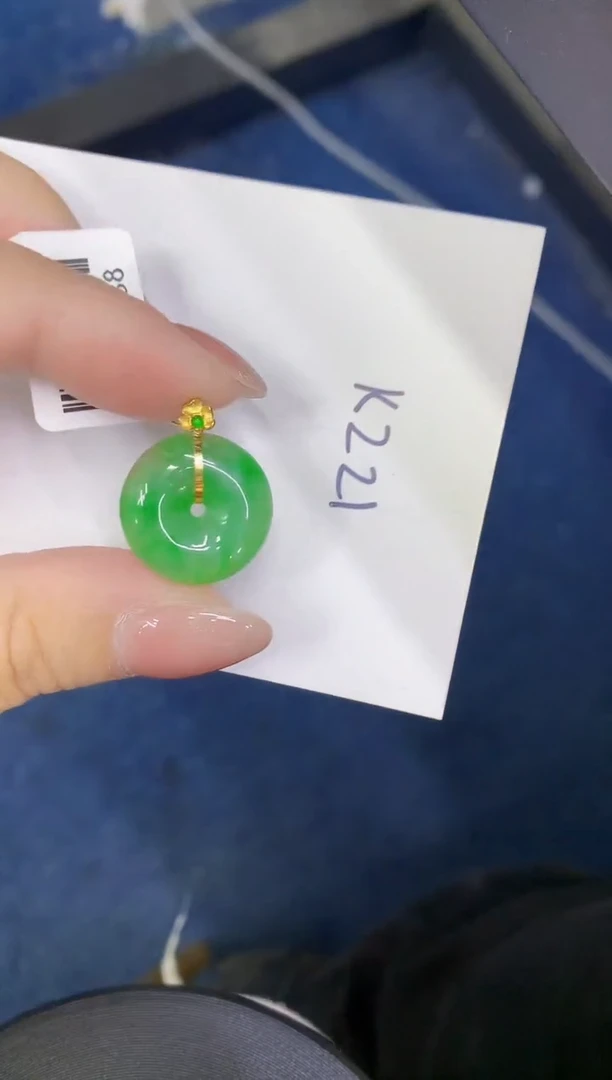 颈饰18K金镶嵌翡翠缅甸天然翡翠A货