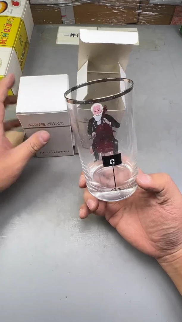 瓷片小****9796中古产品，默认微瑕，谨慎参拍