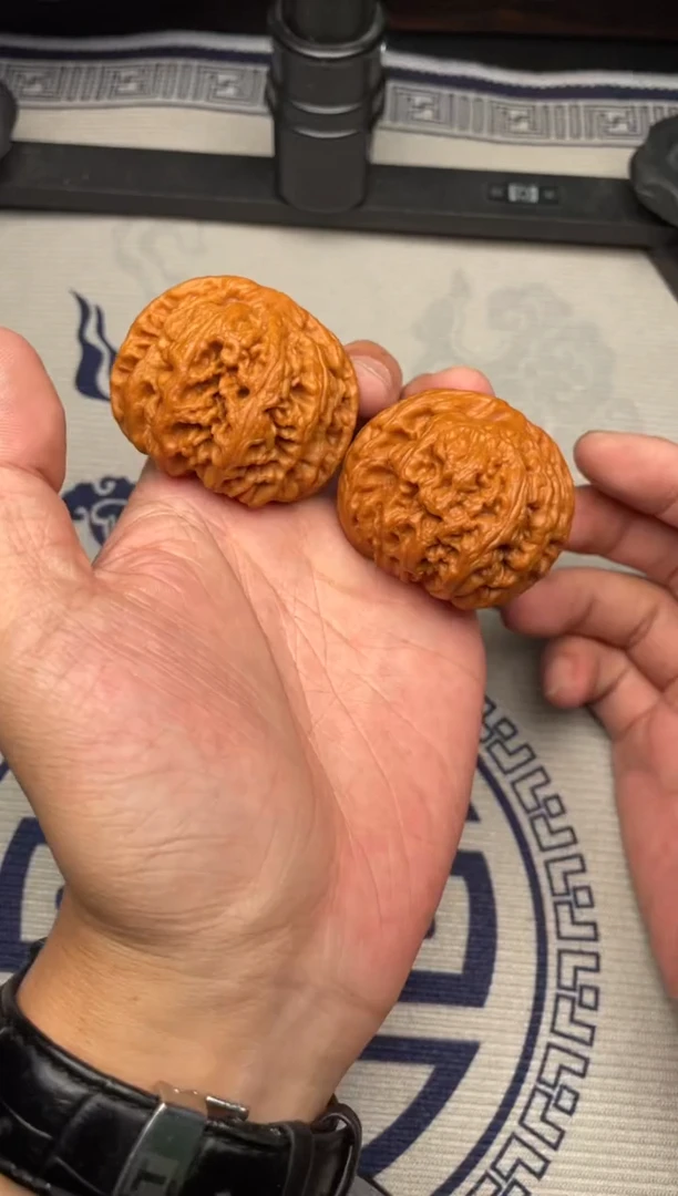 文玩核桃吊坠粗筋46+