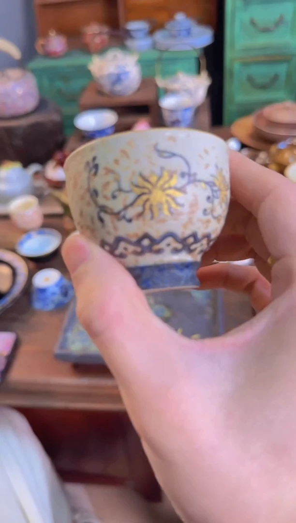 【闪购商品】焦糖青花火山石缠枝莲高足杯