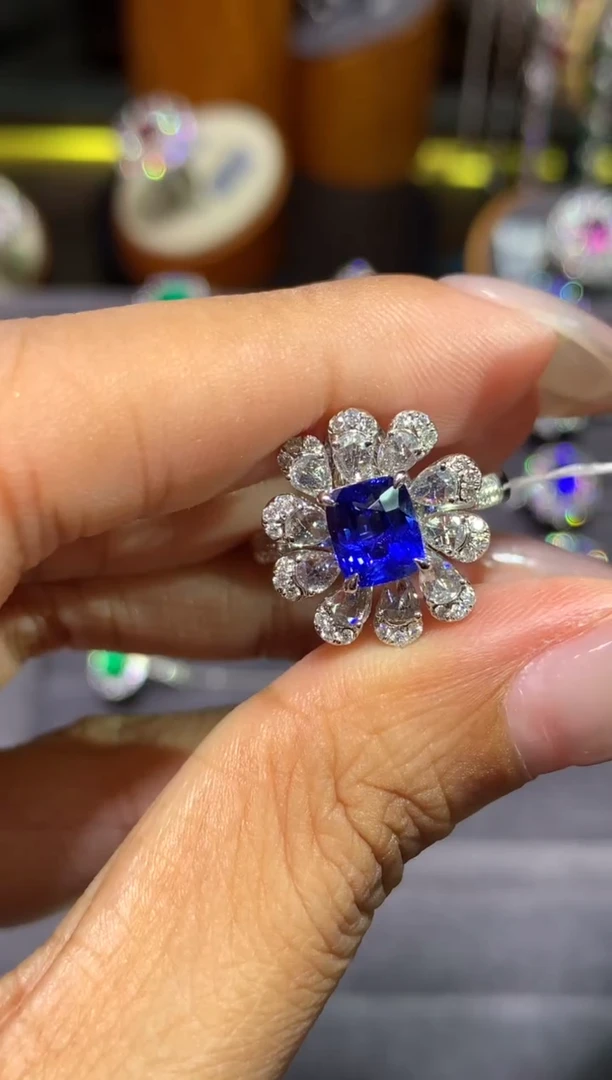 蓝宝石戒指18K金镶嵌1.58ct