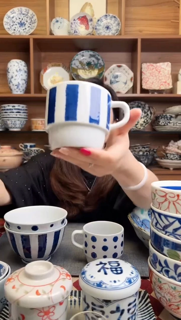 瓷片蓝染十草叠式马克杯