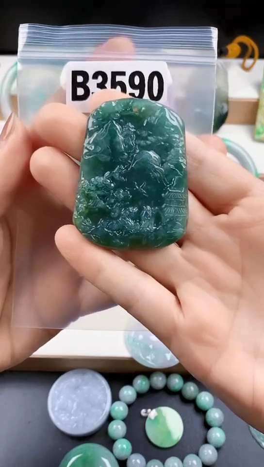 颈饰未镶嵌翡翠天然翡翠吊坠挂件