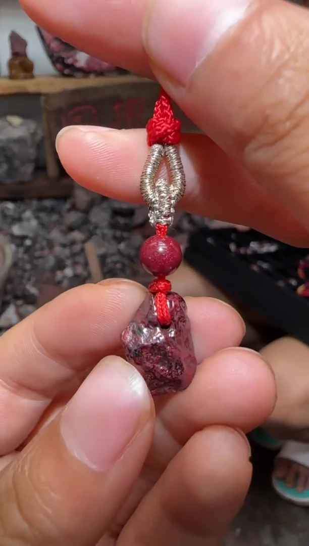 天然辰砂狗头砂吊坠20