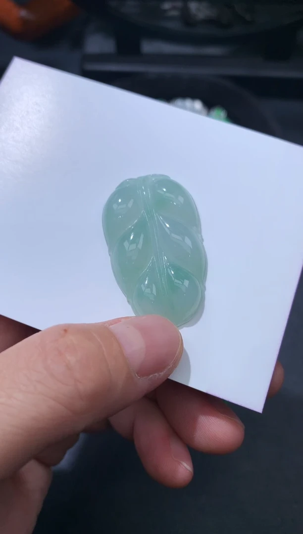 颈饰未镶嵌翡翠叶子
