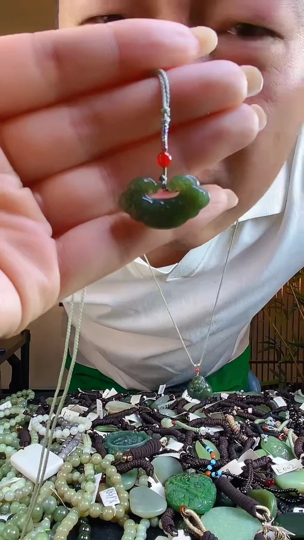 和田玉未镶嵌颈饰多样性发货，拍一发一