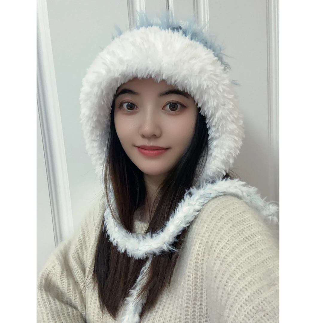 毛绒针织保暖护耳帽子女款2025新款冬季显脸小防寒可爱雷锋帽