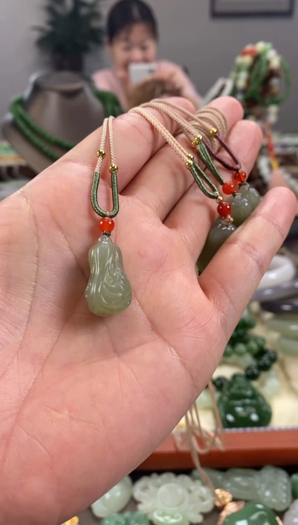 【闪购商品】和田玉颈饰未镶嵌白菜吊坠