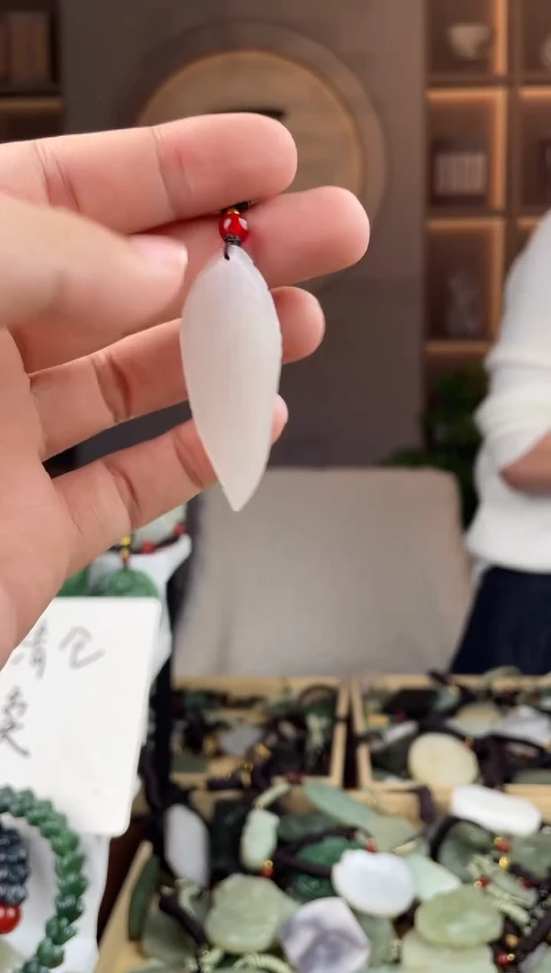 颈饰未镶嵌和田玉拍一发一，多样性发货