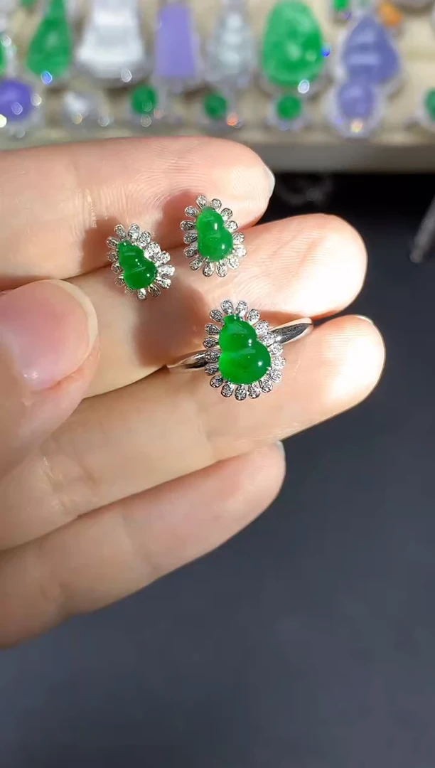 翡翠戒指18K金镶嵌443-中国好珍宝打包