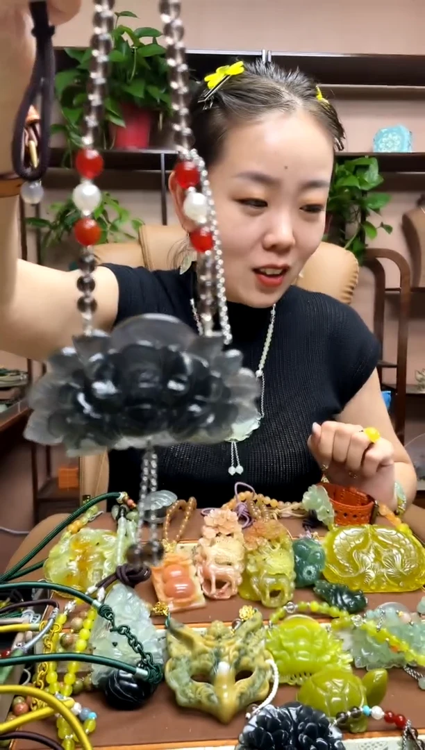 未镶嵌岫玉吊坠·
