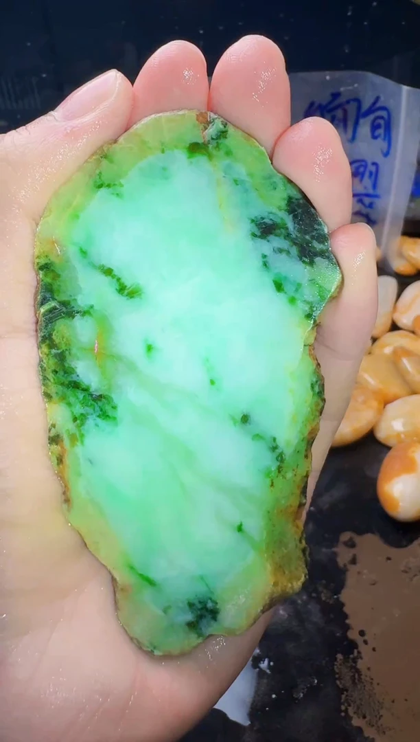 翡翠未镶嵌颈饰058天然缅甸A货翡翠