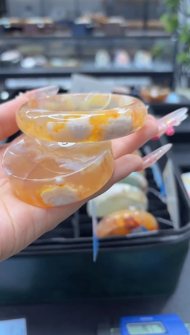 未镶嵌手镯石英质玉182(58圈赠送镯心)